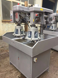 Perceuse hydraulique automatique Master Precision 20 mm avec système de refroidissement pour un perçage de l'acier impeccable dans les ateliers exigeants - Product Image 2