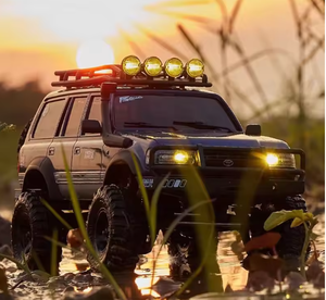 รถบังคับวิทยุแบบ RTR ขนาด 1/18 รุ่น Rock Crawler 4x4 ขับเคลื่อนด้วยไฟฟ้า สำหรับวิ่งออฟโรด รถ SUV จำลองแบบคลาสสิก ของเล่นสะสม - Product Image 1