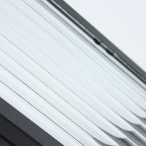 TRUST Lámpara de viento de vidrio con rayas verticales para exteriores con candelabros de metal Linternas y tarros de velas - Product Image 6