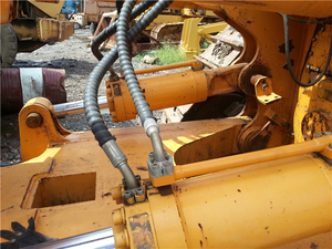 Bulldozer Caterpillar CAT D8R Usado en Perfectas Condiciones con Motor y Bomba - Excelente Estado, Capacidad de Aplicación de Aserrín de 3.27m - Product Image 3