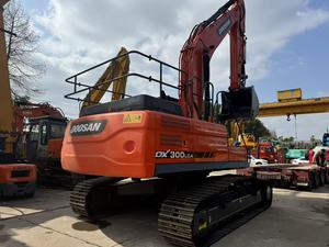 Excavatrice d'occasion DOOSAN DX300LCA, 30 tonnes, d'origine coréenne, sur chenilles, en stock, à vendre - Product Image 4