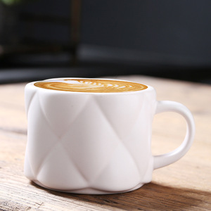 Mug en céramique avec motif de feuilles, tasse à café en porcelaine pour un usage quotidien - Product Image 5