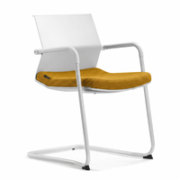 Chaise de conférence ergonomique, dossier en polypropylène, assise rembourrée en tissu, cadre blanc thermolaqué, accoudoirs, moderne, bureau, maison
