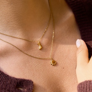 Collar con Colgante de Sol y Luna en Acero Inoxidable Chapado en Oro de 18K, Joyería Vintage de Lujo para Mujer, Hipoalergénico, Cadena Tipo O - Product Image 2