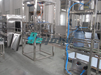 Machine de remplissage de bouteilles de 5 gallons 150 BPH avec laveuse et remplisseur de fûts de 20 L pour l'emballage industriel de l'eau