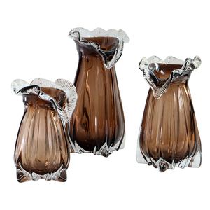 Vase en verre artisanal Art Déco, forme irrégulière, texturé, pour présentation florale, centre de table décoratif pour mariage et décoration intérieure - Product Image 4