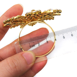 <span class=keywords><strong>Portatovaglioli</strong></span> Decorativo Grande in <span class=keywords><strong>Oro</strong></span> con Strass, Decorazione per Tavola Matrimoniale, Realizzato in Metallo Resistente - Product Image 3