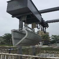 Machine de nettoyage de tamis à grappin hydraulique avec système automatique d'élimination des débris pour rivières et canaux - Product Image 5