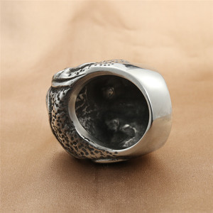 Anillo de Calavera Azul Plateado, Joyería Punk Retro para Hombre, Regalo - Product Image 2
