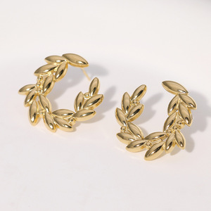 Pendientes de acero inoxidable con diseño de hoja, que no se desvanecen, y anillos limpios, estilo <span class=keywords><strong>trigo</strong></span>, estilo nicho, sensación de alta gama. - Product Image 1