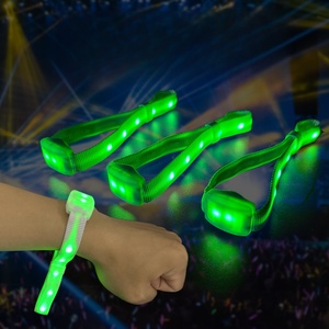 Braccialetti LED Luminosi a 15 Colori con Telecomando per Concerti Kpop, Bracciali in Tessuto Regolabili per Eventi <span class=keywords><strong>e</strong></span> Feste - Product Image 2