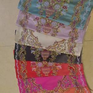 Alfombra de Oración Musulmana de Lujo, Bordada con Flores, Lavable y Duradera, para Interiores, Hogar, Picnic y Camping - Product Image 1