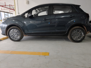 New 2026 Livan X3 PRO 1.5L Auto CVT with Sunroof Compact <strong>SUV</strong> 5-Seater Gasoline Car LHD <strong>Fuel</strong> <strong>Efficient</strong> for Export - Product Image 3