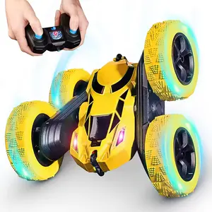 2024 mới 2.4G điều khiển từ xa diễn viên đóng thế xe bé trai đồ chơi 4WD RC đua xe theo dõi bánh xe 360 độ cuộn hai mặt diễn viên đóng thế xe