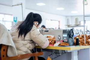 Venta Directa <span class=keywords><strong>de</strong></span> Fábrica, Fabricación Rápida <span class=keywords><strong>de</strong></span> Muestras, Bajo MOQ, Relleno <span class=keywords><strong>de</strong></span> Algodón PP, Muñeco <span class=keywords><strong>de</strong></span> Peluche Suave, Bolsa <span class=keywords><strong>de</strong></span> Peluche Suave - Product Image 5