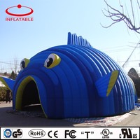 Arche gonflable publicitaire, tunnel géant, globe de neige publicitaire personnalisé pour événements sportifs en extérieur