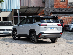 2025 五菱星光 560 SUV 1.5T PHEV 500公里纯电续航 7座家庭车 - Product Image 5