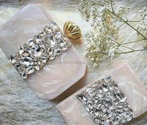 Vente en gros Sacs de soirée en résine de luxe pour femmes Pochette pour dames pour les fêtes de mariage et événements - Product Image 1