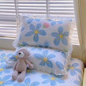 Set sarung bantal tepi katun berlapis Korea, Lembut ramah kulit jahitan cetak bunga penggunaan rumah baru bantal dapat dicuci - Product Image 1