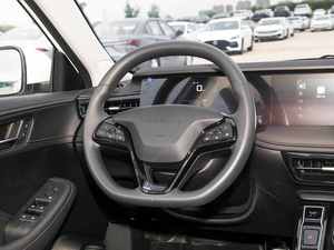 2025 2026 Roewe I5 Berline FWD 1.5L Essence Conduite à Gauche Compacte Manuelle R16 Dark Camera Rongwei - Product Image 5