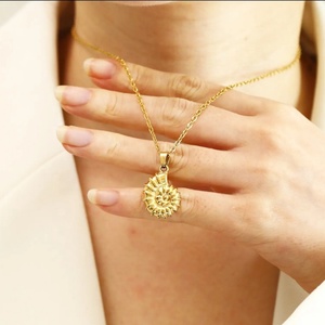 Collares Personalizados con Colgante de Concha Hawaiana Chapados en Oro de 18K, Joyería de Acero Inoxidable, Collar con Colgante de Caracol para Mujer - Product Image 2