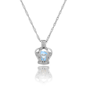 Collar De Corona brillante en la oscuridad, colgante, medallón - Product Image 5