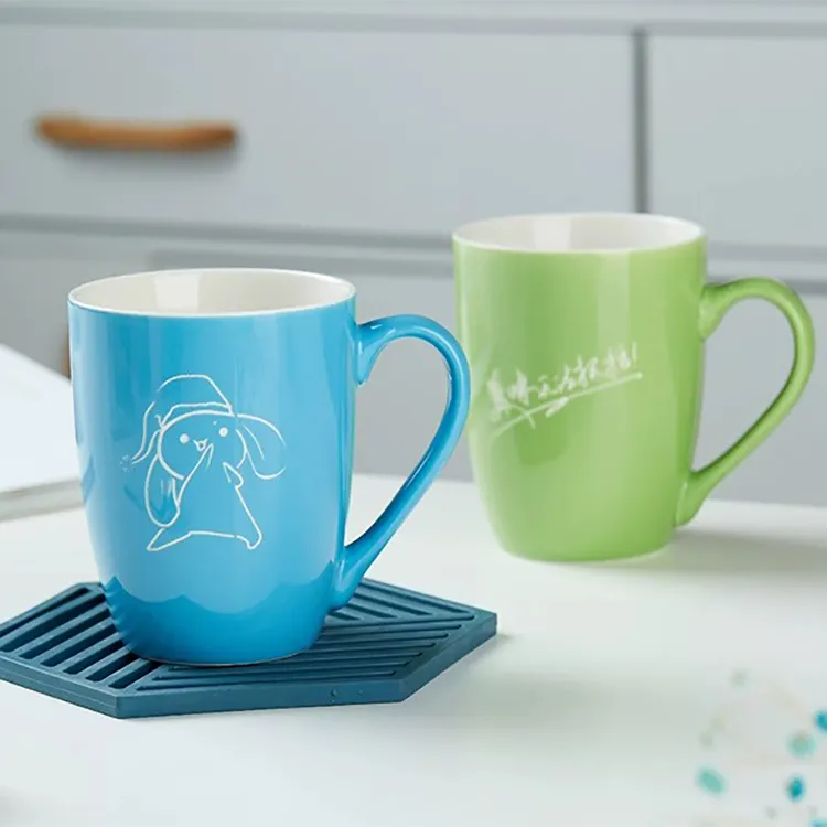 Tazza promozionale personalizzata in ceramica laser con design personalizzato e tazza di copertura tazza da caffè per acqua regalo di festa