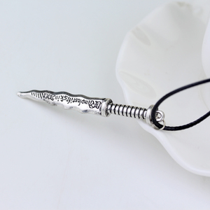 Joyería de moda nueva nieve blanco una vez Rumpelstiltskin daga colgante collar - Product Image 6