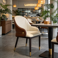 Chaise de salle à manger de luxe pour restaurant, chaise rembourrée en PU avec pieds en fer et embouts dorés pour hôtel et restaurant