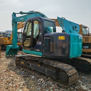 Excavadora Kobelco SK135SR Usada en Buenas Condiciones, Original de Japón, Maquinaria de Construcción Kobelco de Segunda Mano con Cero Colisión Trasera - Product Image 1