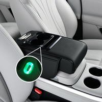 Coussin d'accoudoir de voiture multifonction avec interface de charge Type-C intégrée, porte-gobelet, support de téléphone et boîte de rangement pour mouchoirs