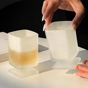 Verres à vin carrés blancs givrés personnalisés avec logo, design unique pour mariage et bureau, verres à vin <span class=keywords><strong>de</strong></span> saveur unique - Product Image 6