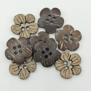 factory supplies Wholesale 25mm Different Size Natural Wood Flower Button for Kids Garments
