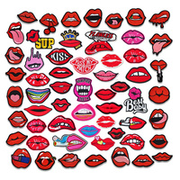 Prix de gros, vente chaude, style sexy, couleur rouge, motif de lèvres, de bouche et de langue, patchs brodés à repasser pour vêtements, sacs, chapeaux