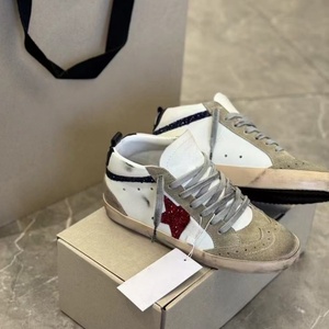 รองเท้าดีไซน์คลาสสิก กันลื่น ทนทาน น้ำหนักเบา ระงับกลิ่น รุ่นดาวห้าแฉกแบบปรับแต่งได้ รองเท้าบอร์ดคุณภาพสูงสุด - Product Image 2