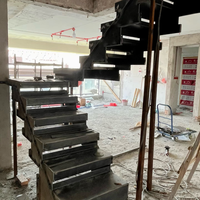 Escalier en L moderne et durable pour intérieur, escalier spiralé flottant avec design suspendu librement, escalier en L