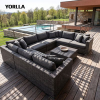 Ensemble de conversation de luxe pour patio de resort, moderne et minimaliste, en résine tressée résistante aux intempéries, avec canapé à assise profonde