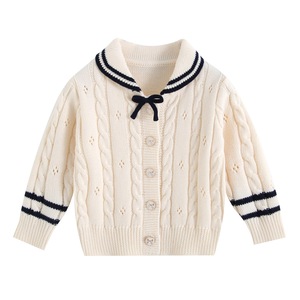 Ensemble 2 pièces pour filles : <span class=keywords><strong>Pull</strong></span> <span class=keywords><strong>en</strong></span> maille torsadée et jupe plissée marine à col <span class=keywords><strong>marin</strong></span> et détail nœud – Tenue nautique preppy pour enfants - Product Image 2