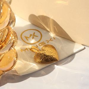 מתנה אישית לוקט 18 קראט תכשיטים עמיד למים שרשרת תליון תמונה מותאם אישית, שרשרת תליון, ספר אליפסה - Product Image 3