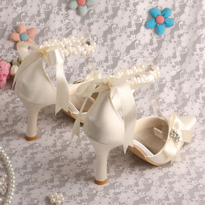 Chaussures de <span class=keywords><strong>mariage</strong></span> en satin <span class=keywords><strong>ivoire</strong></span> à bout pointu - Product Image 4