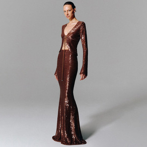 Abito da sera con paillettes <span class=keywords><strong>marrone</strong></span> scuro di lusso a <span class=keywords><strong>maniche</strong></span> <span class=keywords><strong>lunghe</strong></span> con scollo a V e cravatta a coda di pesce sottile - Product Image 3