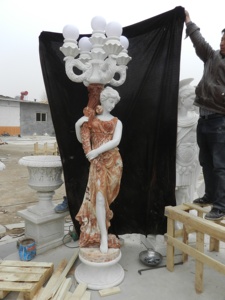 Décoration <span class=keywords><strong>de</strong></span> jardin extérieur Produit en usine Pierre beige Éclairage Marbre blanc Statues grecques européennes Lampadaire - Product Image 4