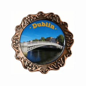 Imán de Refrigerador de Metal Personalizado, Duradero, con Diseño Personalizado al Estilo de Dublín, Irlanda - Product Image 3