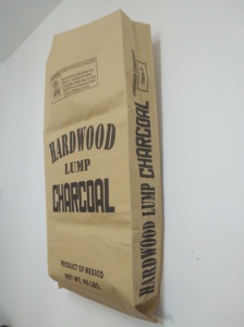 Sacs en papier multicouches de 25 kg pour emballage de charbon de bois, avec logo imprimé, pour l'exportation internationale en vrac de briquettes de bois - Product Image 5