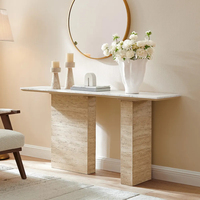 Table console Dream Home avec plateau en marbre blanc, base rectangulaire asymétrique, dalle large et étroite en travertin, meuble d'entrée pour hall