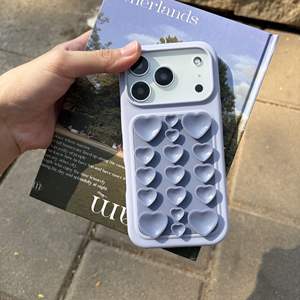 Support en forme de cœur à ventouse grande et petite, compatible avec les coques de téléphone Apple 17 et 16 Pro Max, en silicone de haute qualité. - Product Image 3