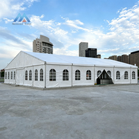 Tente de réception de luxe robuste et personnalisable pour grands événements et expositions