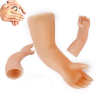 Accessoires de magie rapprochés, le petit magicien des mains, tours de magie