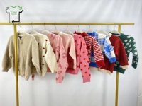 Vente en gros de pulls tricotés d'occasion pour enfants – Vêtements d'extérieur d'hiver confortables et chauds – Balles de friperie – Vêtements usagés pour enfants