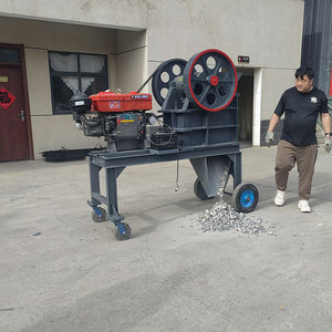 पोर्टेबल मोबाइल मिनी रेत बजरी रॉक गोल्ड माइनिंग डीजल इंजन जबड़े क्रशर के साथ उच्च उत्पादकता वाली स्टील सामग्री - Product Image 1